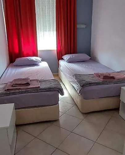 Irem Greenside Apartment *